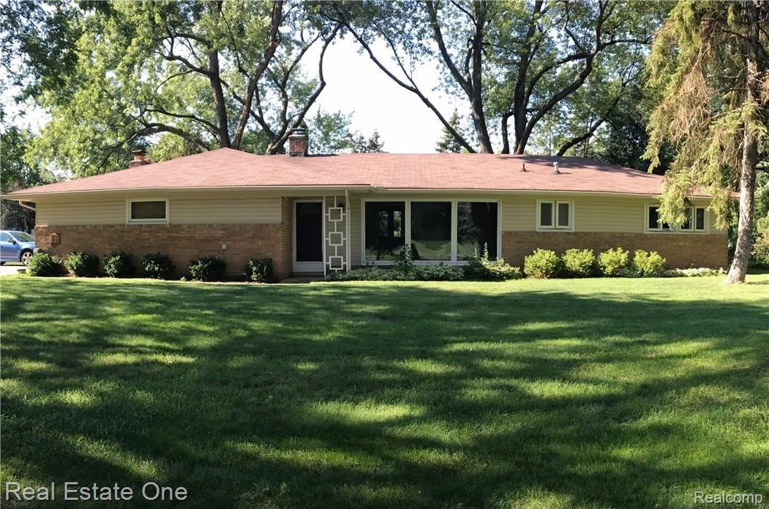 190 Wendelton Road Troy, MI 48084 - Photo 1 of 16 Front-crop.jpg