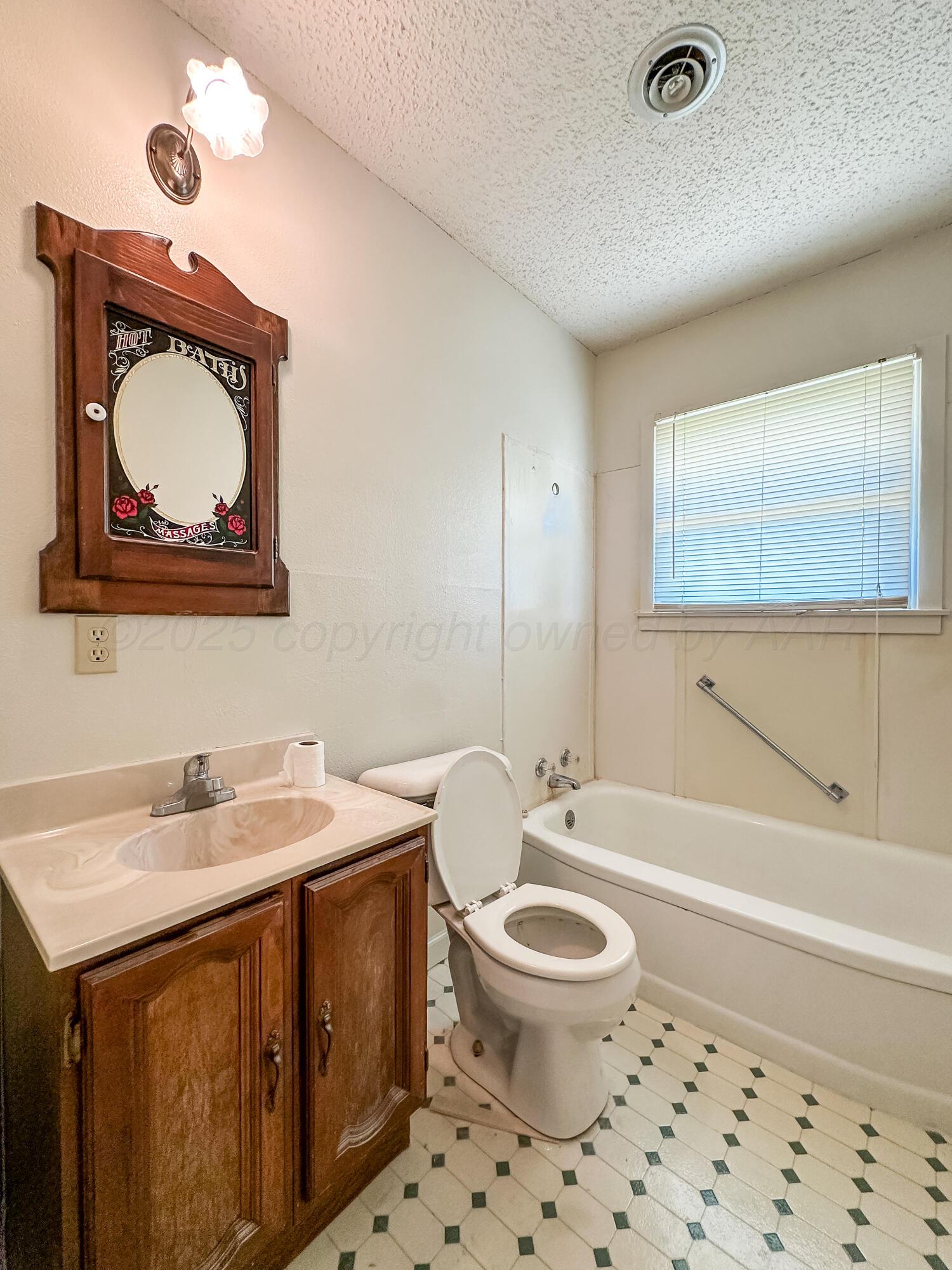 1705 Takewell Street Borger, TX 79007 - Photo 19 of 26 IMG_8645