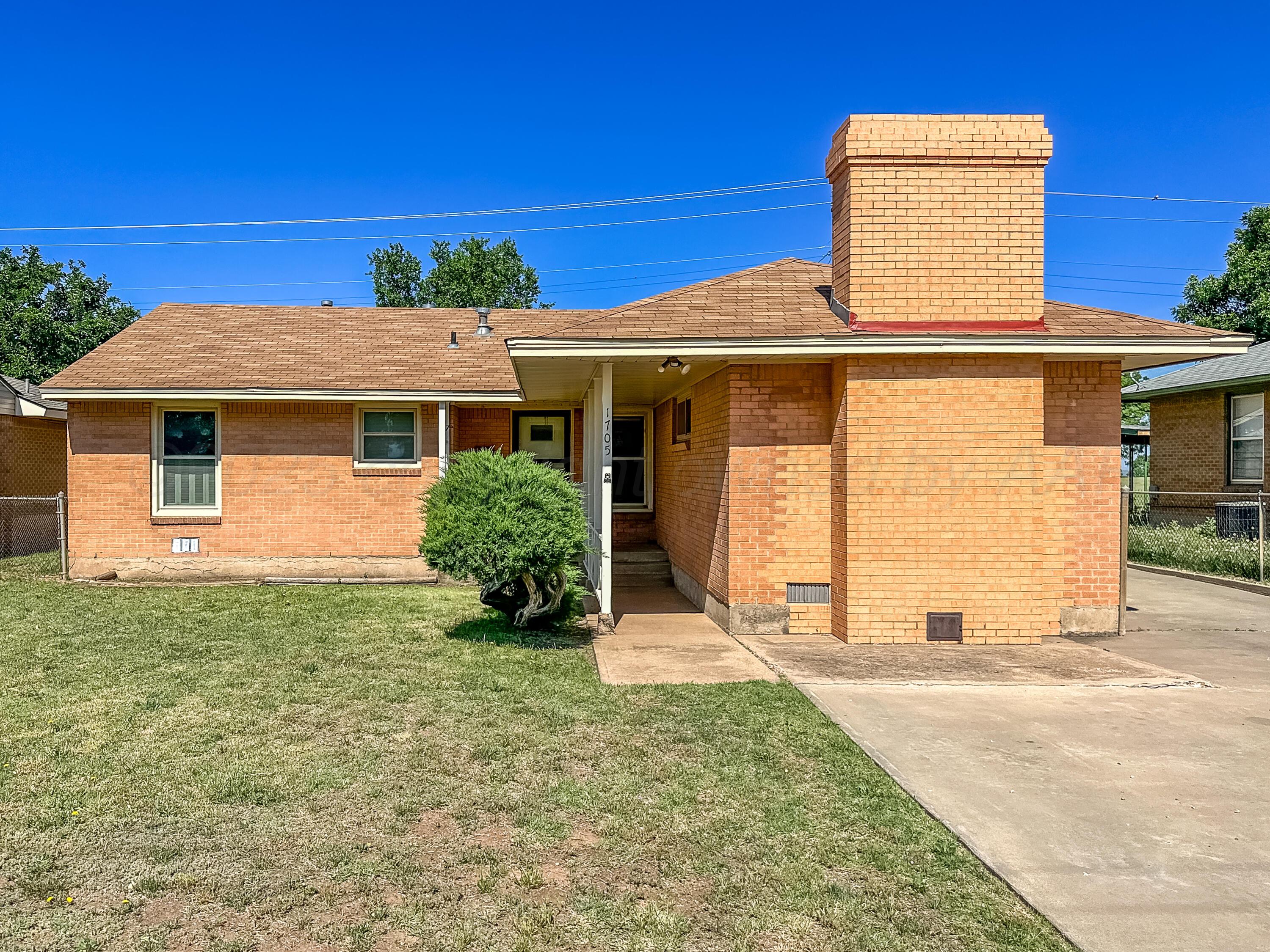 1705 Takewell Street Borger, TX 79007 - Photo 2 of 26 IMG_8671