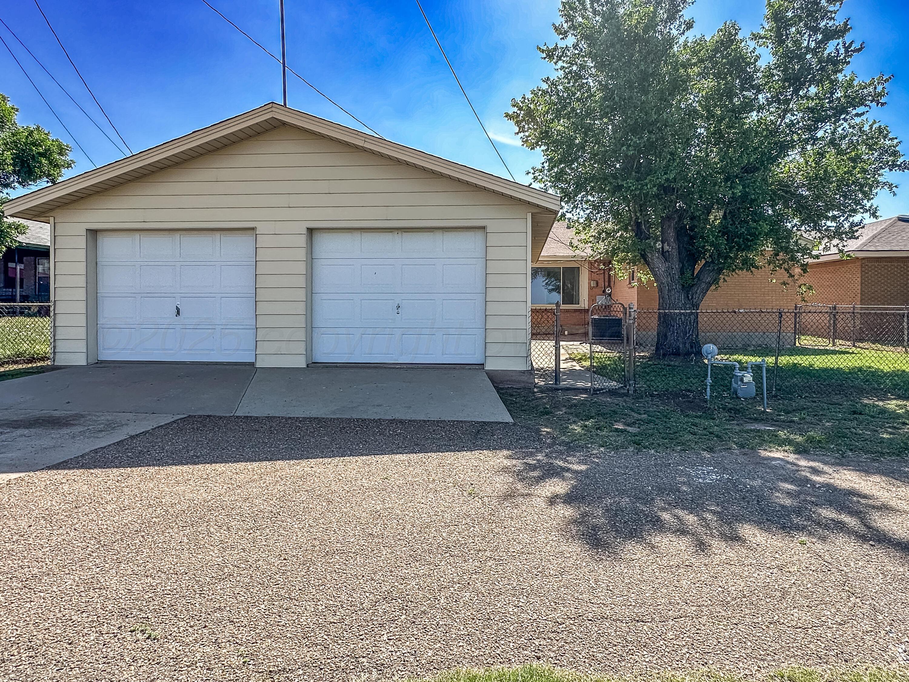 1705 Takewell Street Borger, TX 79007 - Photo 21 of 26 IMG_8656