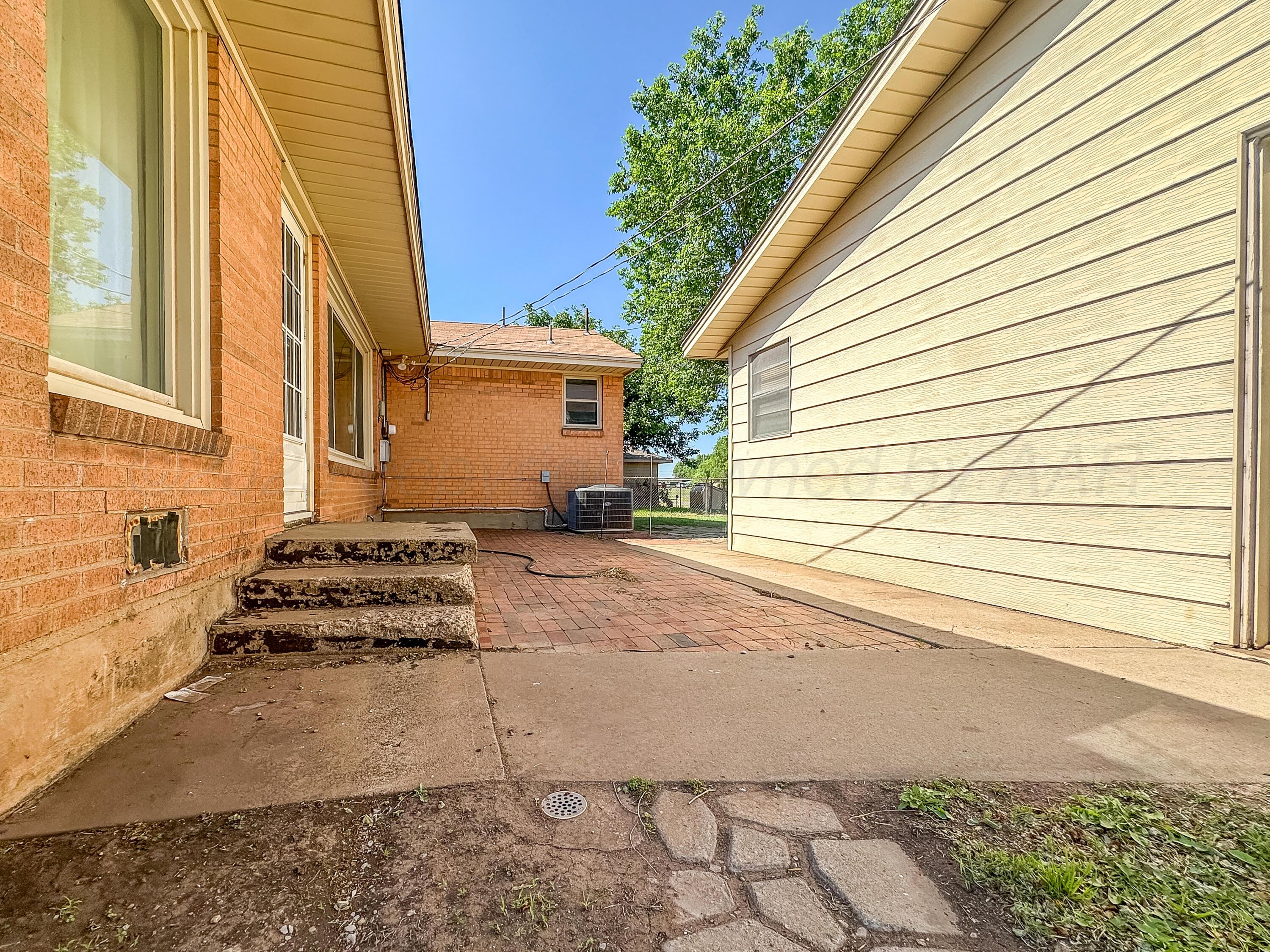 1705 Takewell Street Borger, TX 79007 - Photo 24 of 26 IMG_8652