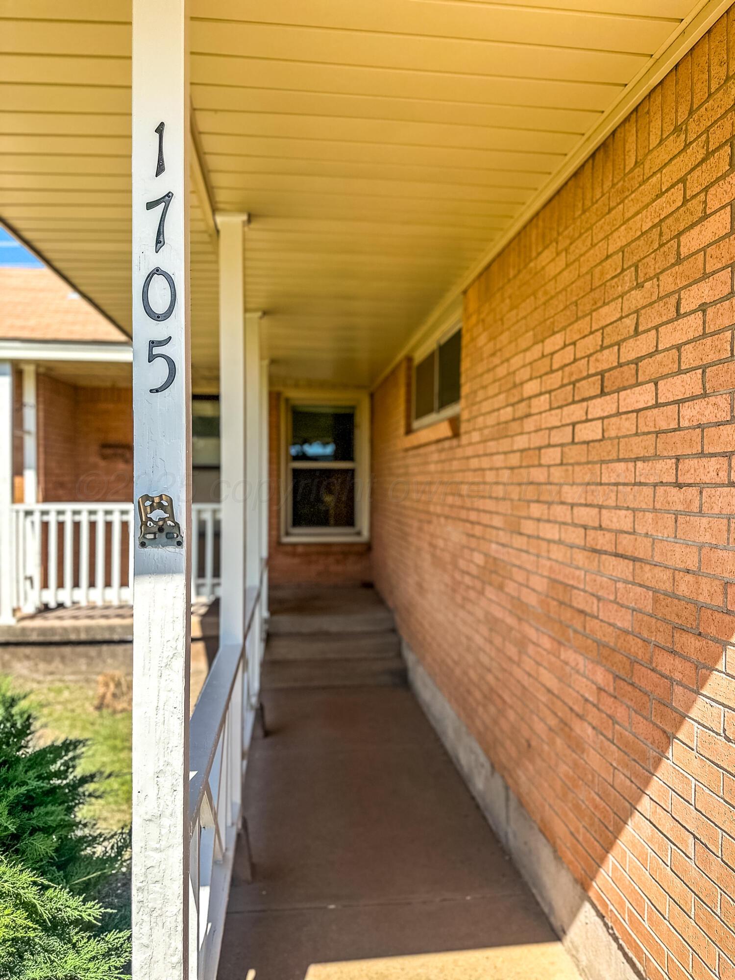 1705 Takewell Street Borger, TX 79007 - Photo 4 of 26 IMG_8679_jpg