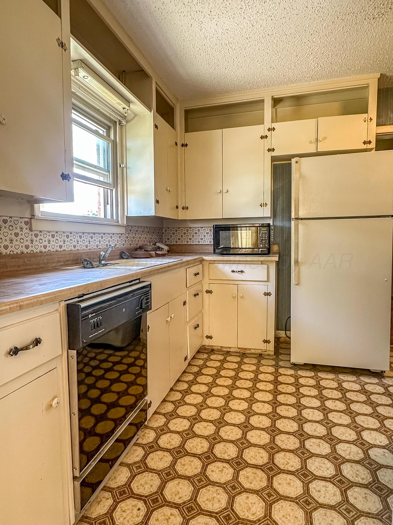 1705 Takewell Street Borger, TX 79007 - Photo 9 of 26 IMG_8620-1