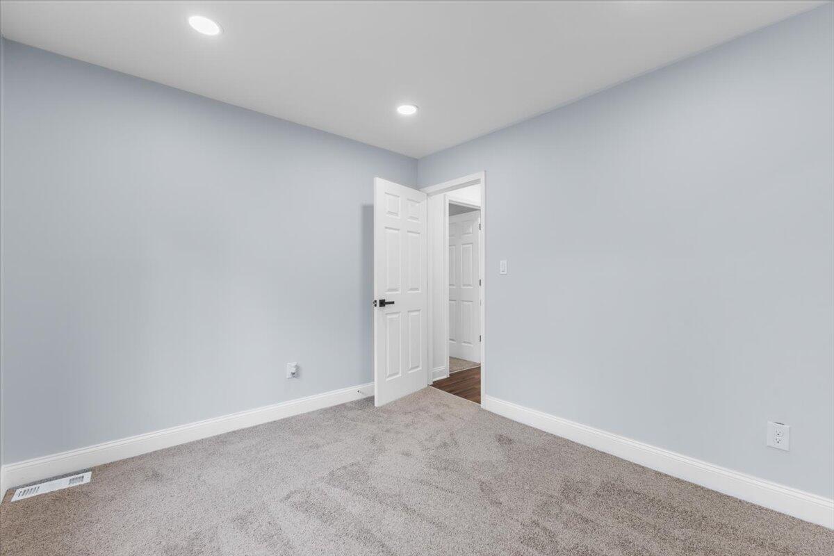 17153 Northlawn Street Detroit, MI 48221 - Photo 28 of 39 35-IMG_8144