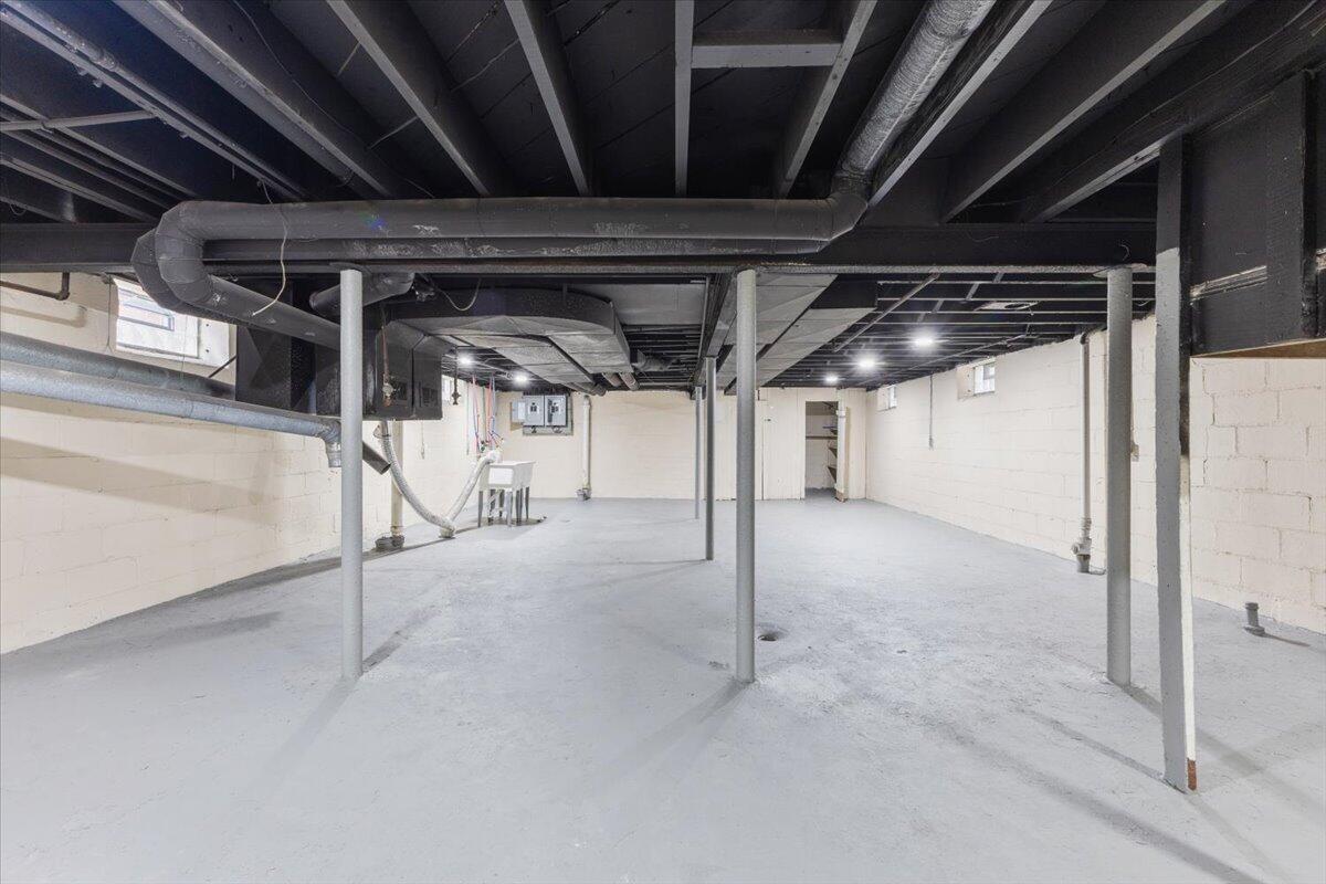 17153 Northlawn Street Detroit, MI 48221 - Photo 35 of 39 32-IMG_8174