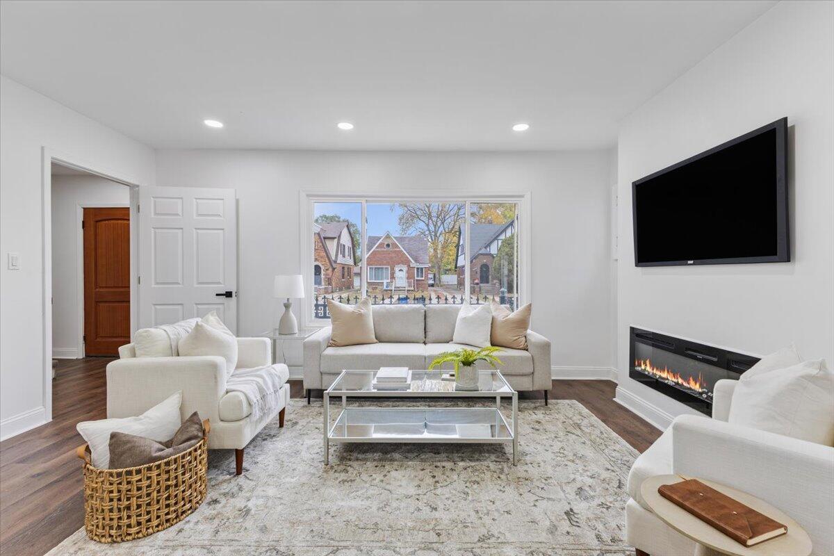 17153 Northlawn Street Detroit, MI 48221 - Photo 5 of 39 20-IMG_7839