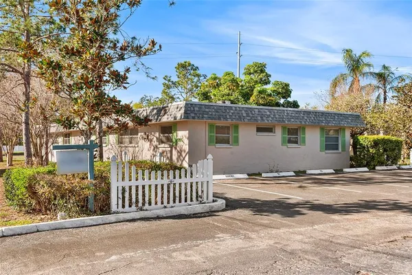 $1,300 | 555 62nd Street South, Unit 102, St. Petersburg, FL 33707