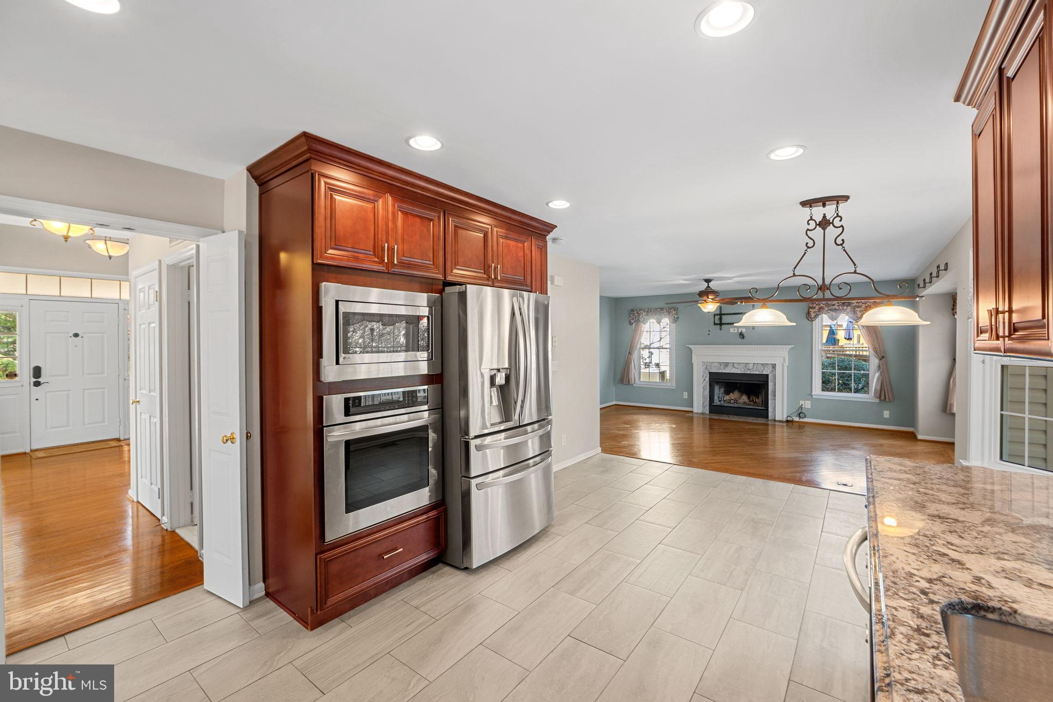 9615 Linden Wood Road Manassas, VA 20111 - Photo 9 of 37 Spacious kitchen with modern appliances.