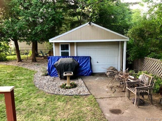 446 Fielding Street Ferndale, MI 48220 - Photo 35 of 37 GARAGE