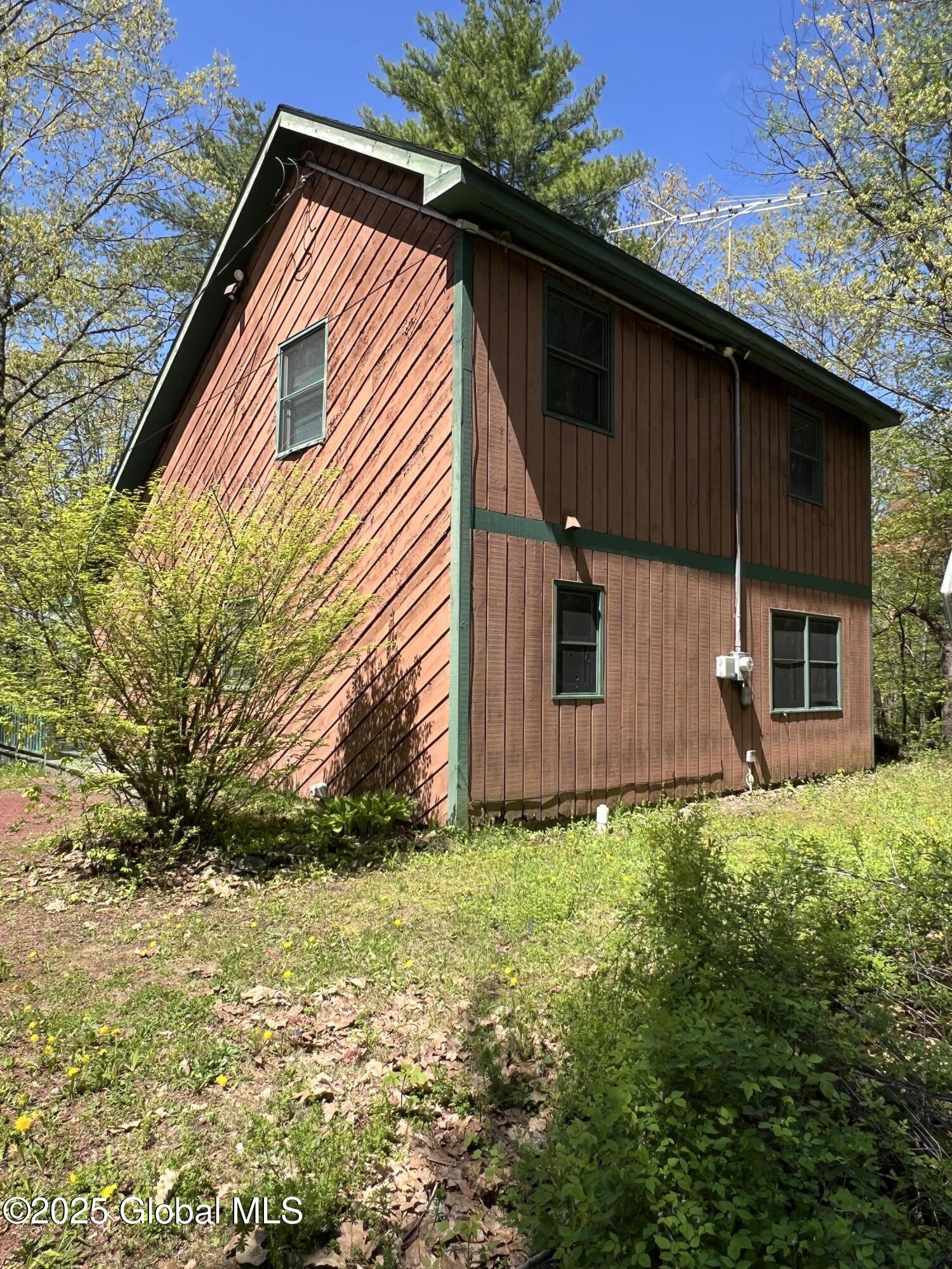 447 County Rte 11 Whitehall, NY 12887 - Photo 2 of 21 IMG_0367