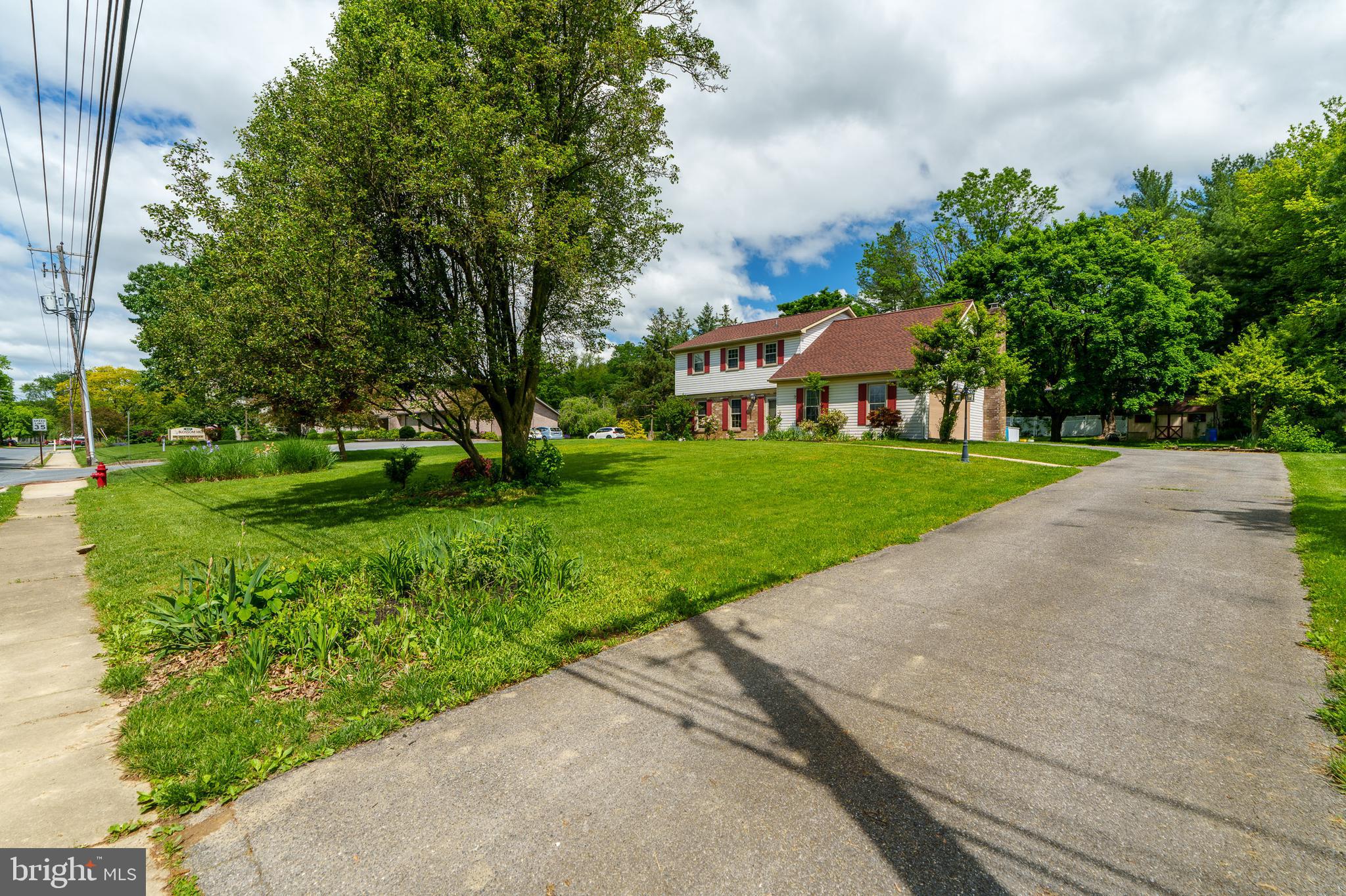 325 Delp Road Lancaster, PA 17601 - Photo 4 of 61 Gallery Image 4