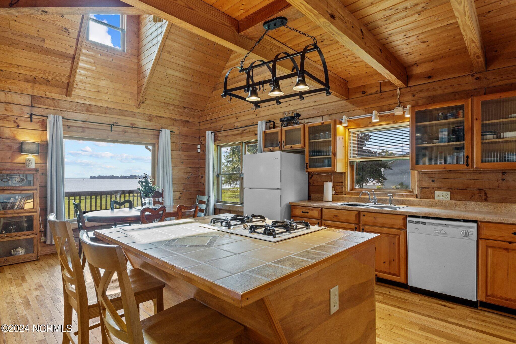 233 Point Road Newport, NC 28570 - Photo 4 of 53 8-web-or-mls-1S3A4722
