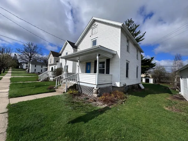 $179,900 | 501 16th Avenue, Monroe, WI 53566