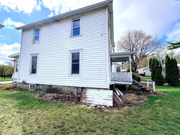 $179,900 | 501 16th Avenue, Monroe, WI 53566
