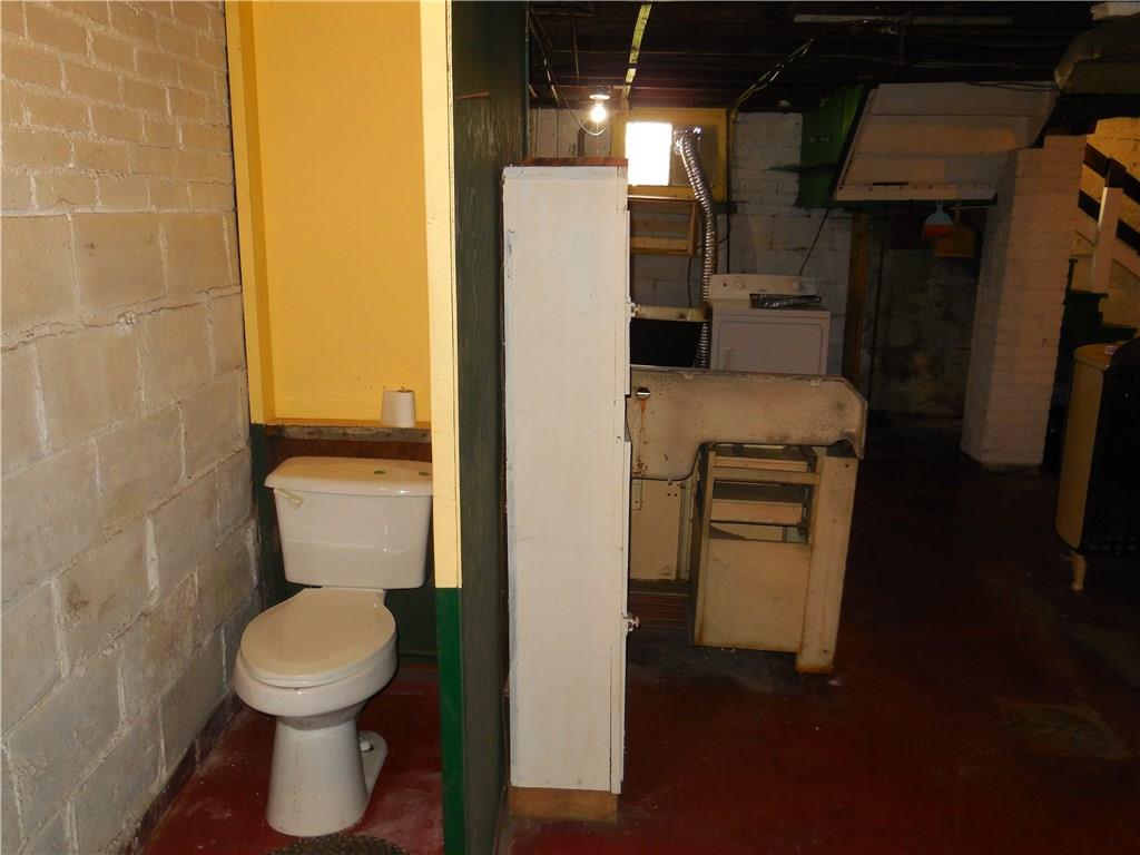 933 Indiana Avenue Monaca, PA 15061 - Photo 17 of 19 Half bath in basement.