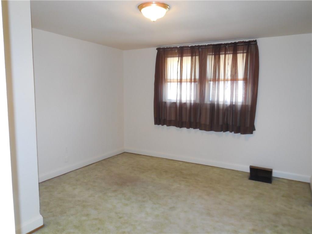 933 Indiana Avenue Monaca, PA 15061 - Photo 10 of 19 Master bedroom.