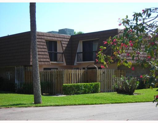 825 Center Street, Unit 16B Jupiter, FL 33458 - Photo 1 of 9 Primary Photo