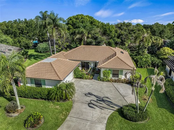 $400,000 | 129 Prestwick Circle, Vero Beach, FL 32967