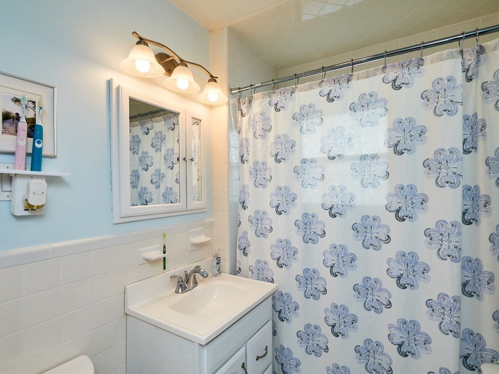 20 Howe Street, Unit 20 Watertown, MA 02472 - Photo 14 of 19 Gallery Image 14