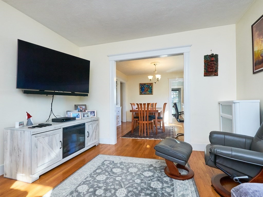 20 Howe Street, Unit 20 Watertown, MA 02472 - Photo 3 of 19 Gallery Image 3