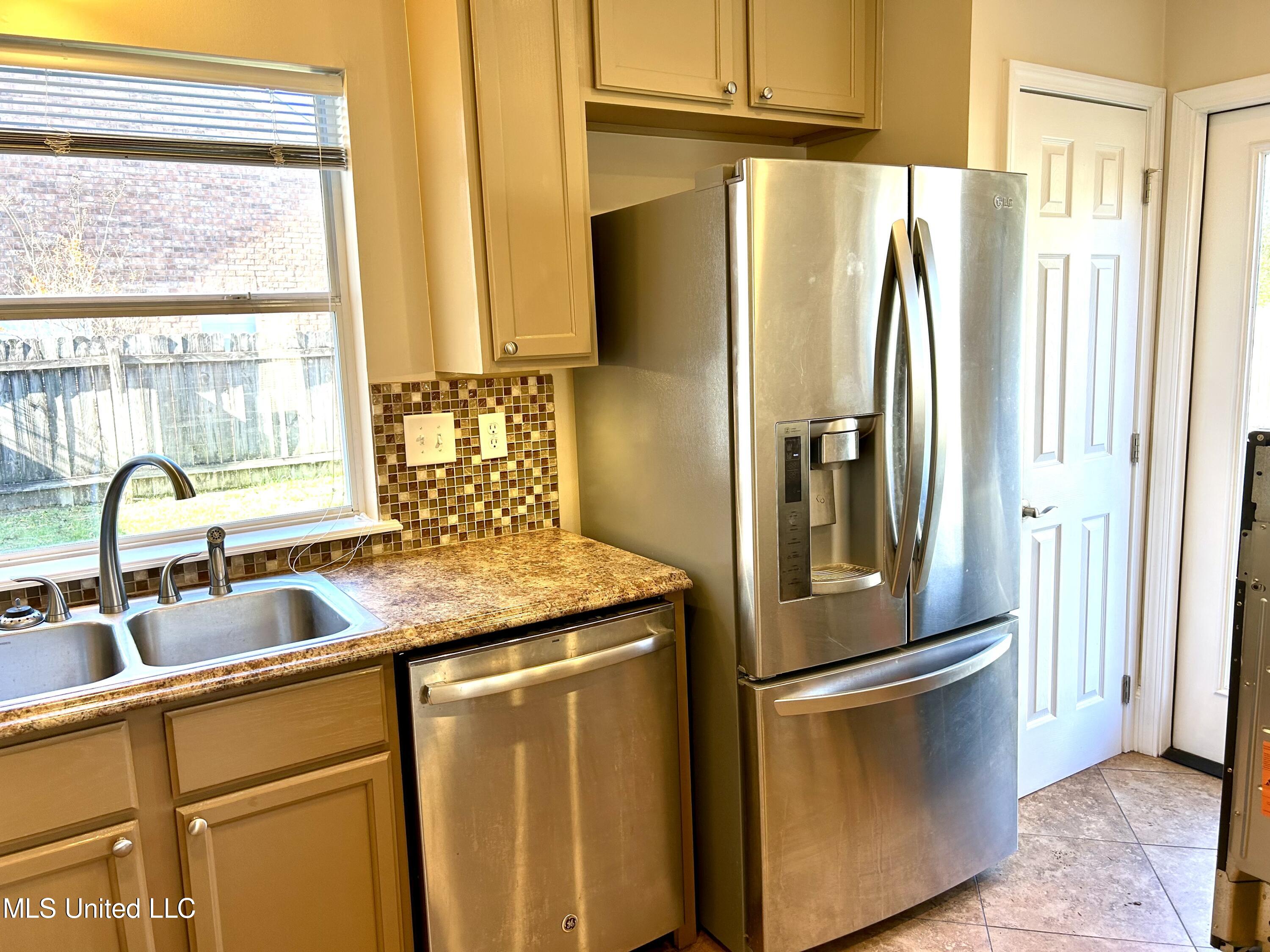 3609 Reeves Lane Ocean Springs, MS 39564 - Photo 9 of 26 IMG_0080