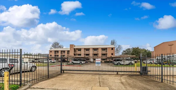 $198,000 | 15575 Marina Drive, Unit 316C, Montgomery, TX 77356