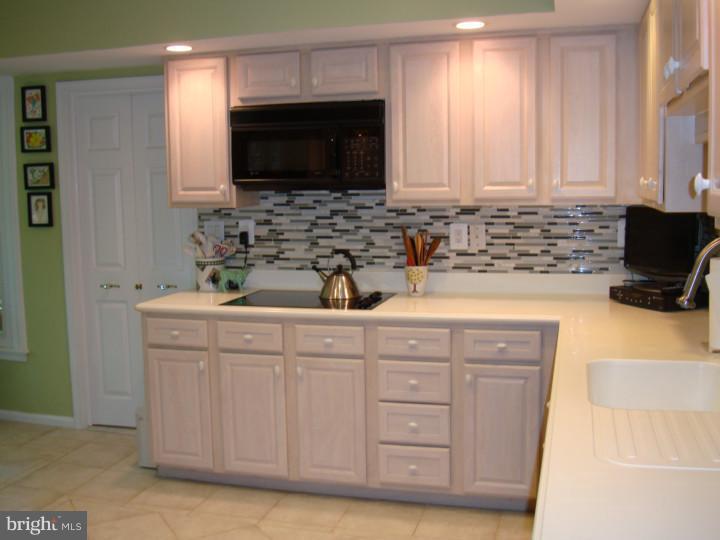 750 Weadley Road Wayne, PA 19087 - Photo 6 of 22 Kitchen