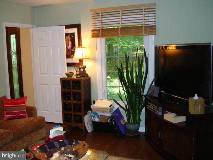 750 Weadley Road Wayne, PA 19087 - Photo 10 of 22 Den