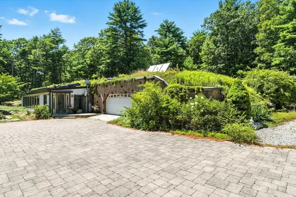 $1,400,000 | 182 County Road, Plympton, MA 02367