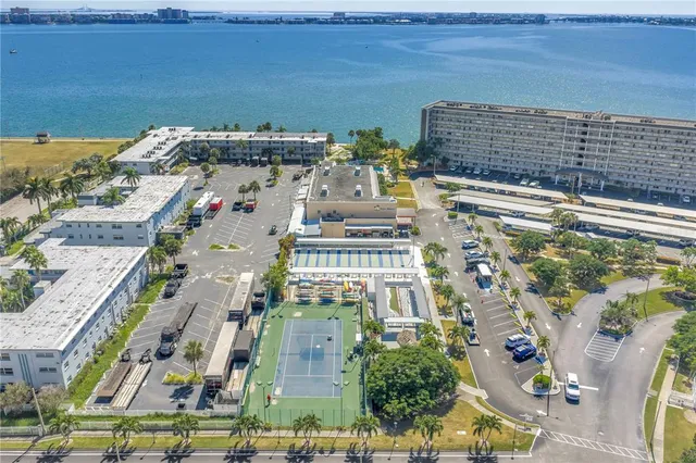 $319,900 | 6060 Shore Boulevard South, Unit 106, Gulfport, FL 33707