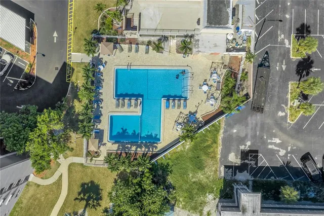 $319,900 | 6060 Shore Boulevard South, Unit 106, Gulfport, FL 33707