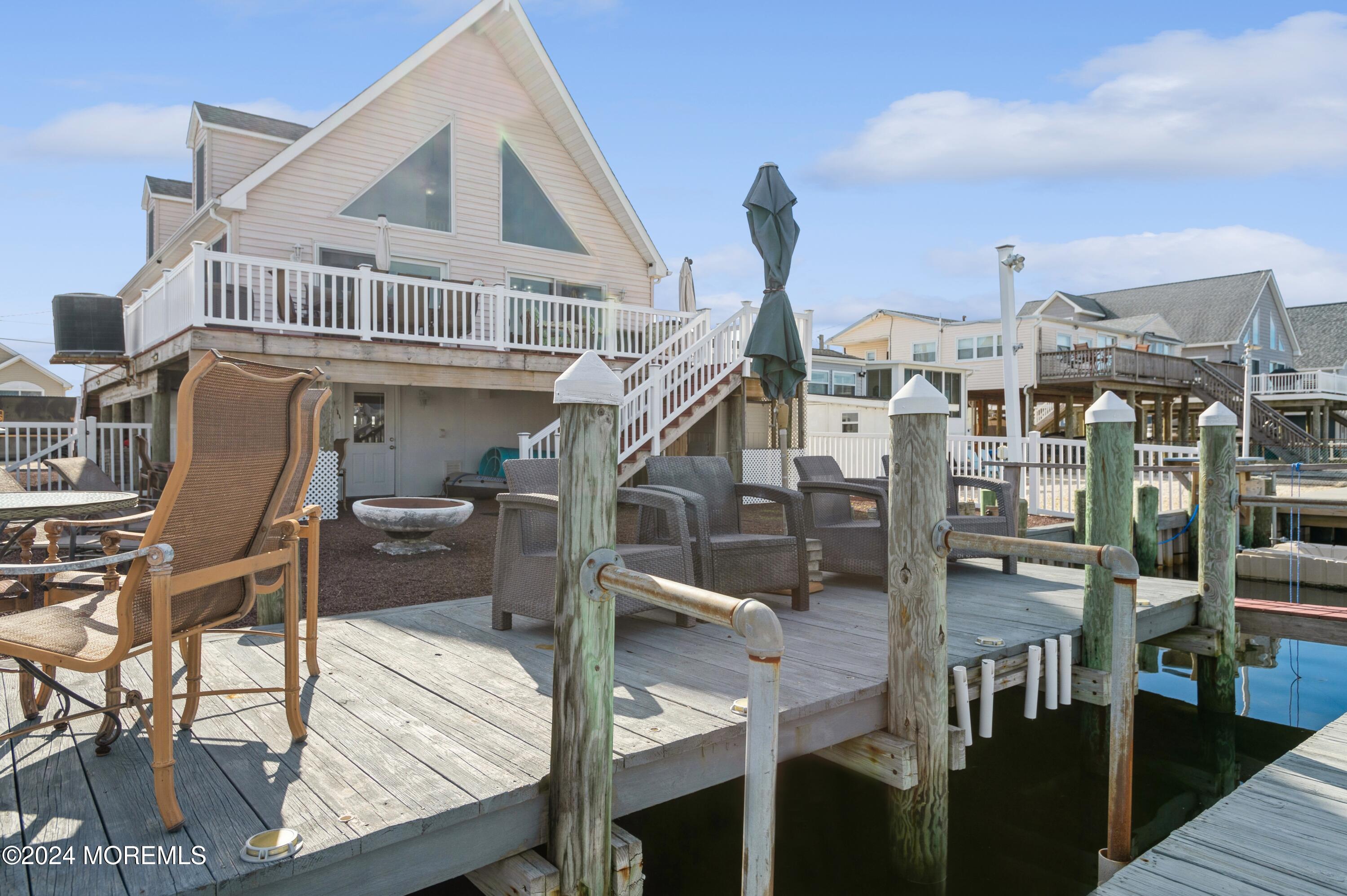 115 Curlew Road Tuckerton, NJ 08087 - Photo 23 of 36 a view of livingroom and furniture