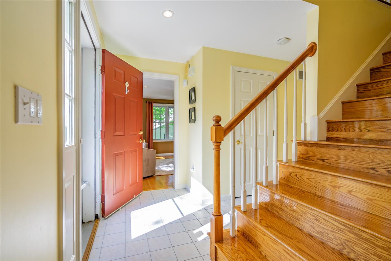 3 Sheffield Road Nashua, NH 03062 - Photo 2 of 39