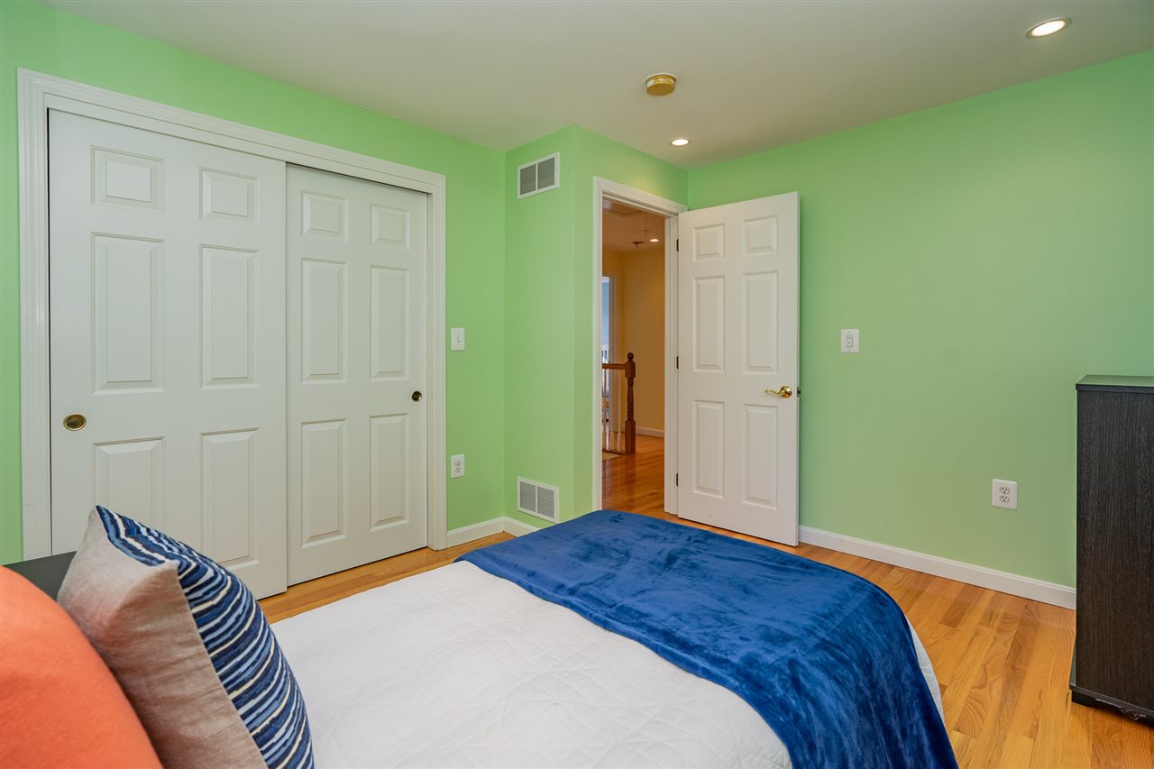 3 Sheffield Road Nashua, NH 03062 - Photo 24 of 39