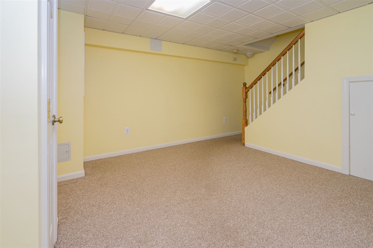 3 Sheffield Road Nashua, NH 03062 - Photo 32 of 39