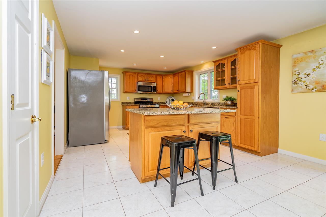 3 Sheffield Road Nashua, NH 03062 - Photo 4 of 39