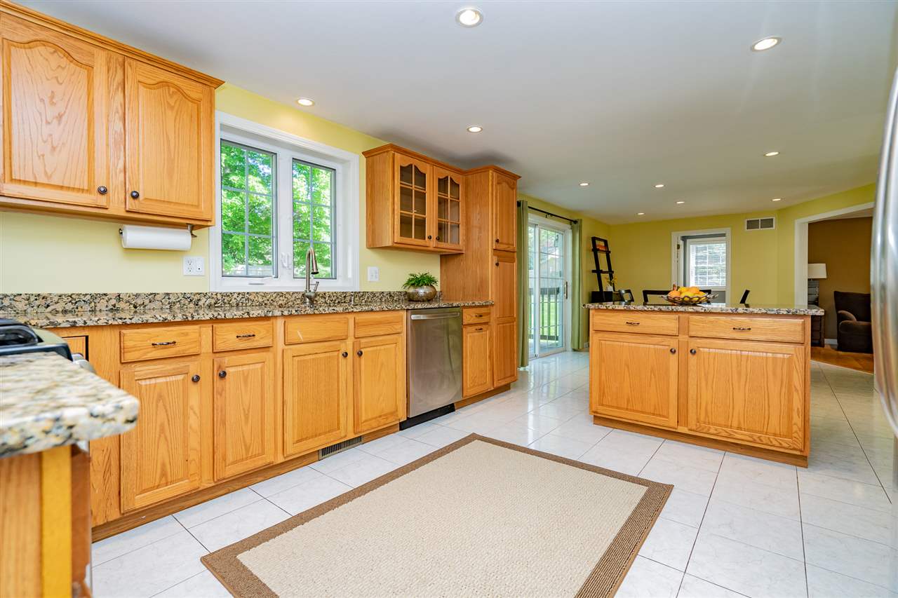 3 Sheffield Road Nashua, NH 03062 - Photo 8 of 39