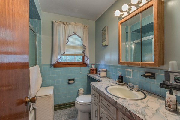 10 Edgewood Road Billerica, MA 01821 - Photo 13 of 30 Gallery Image 13