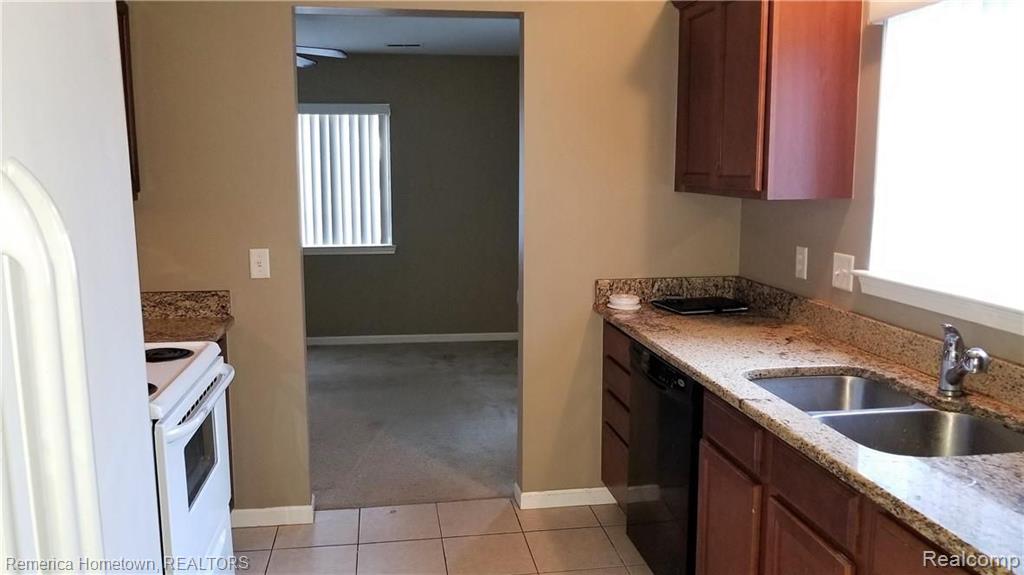 18985 Filmore Street Livonia, MI 48152 - Photo 6 of 13