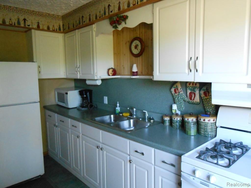 6879 Peck Road Lexington, MI 48450 - Photo 8 of 44 013.jpg