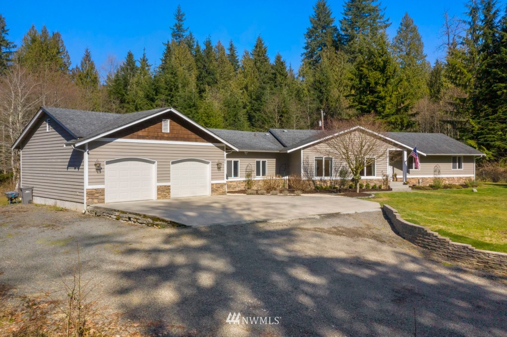 101 North Lake Roesiger Road Snohomish, WA 98290 - Photo 30 of 39 a view of house with garden