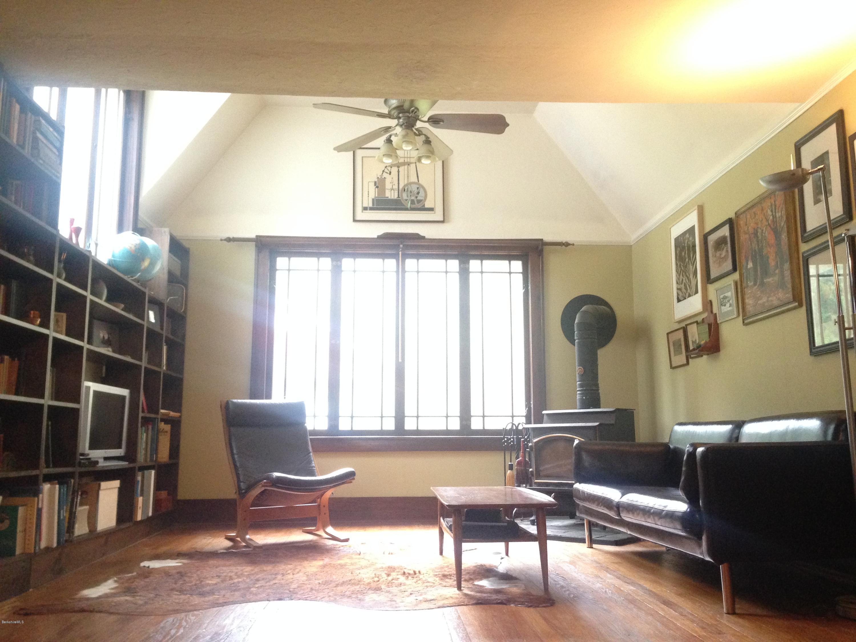 living room1 (2)