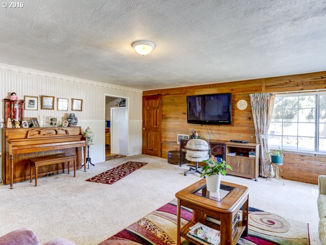 23155 Northeast Sunnycrest Road Newberg, OR 97132 - Photo 4 of 22 Gallery Image 4