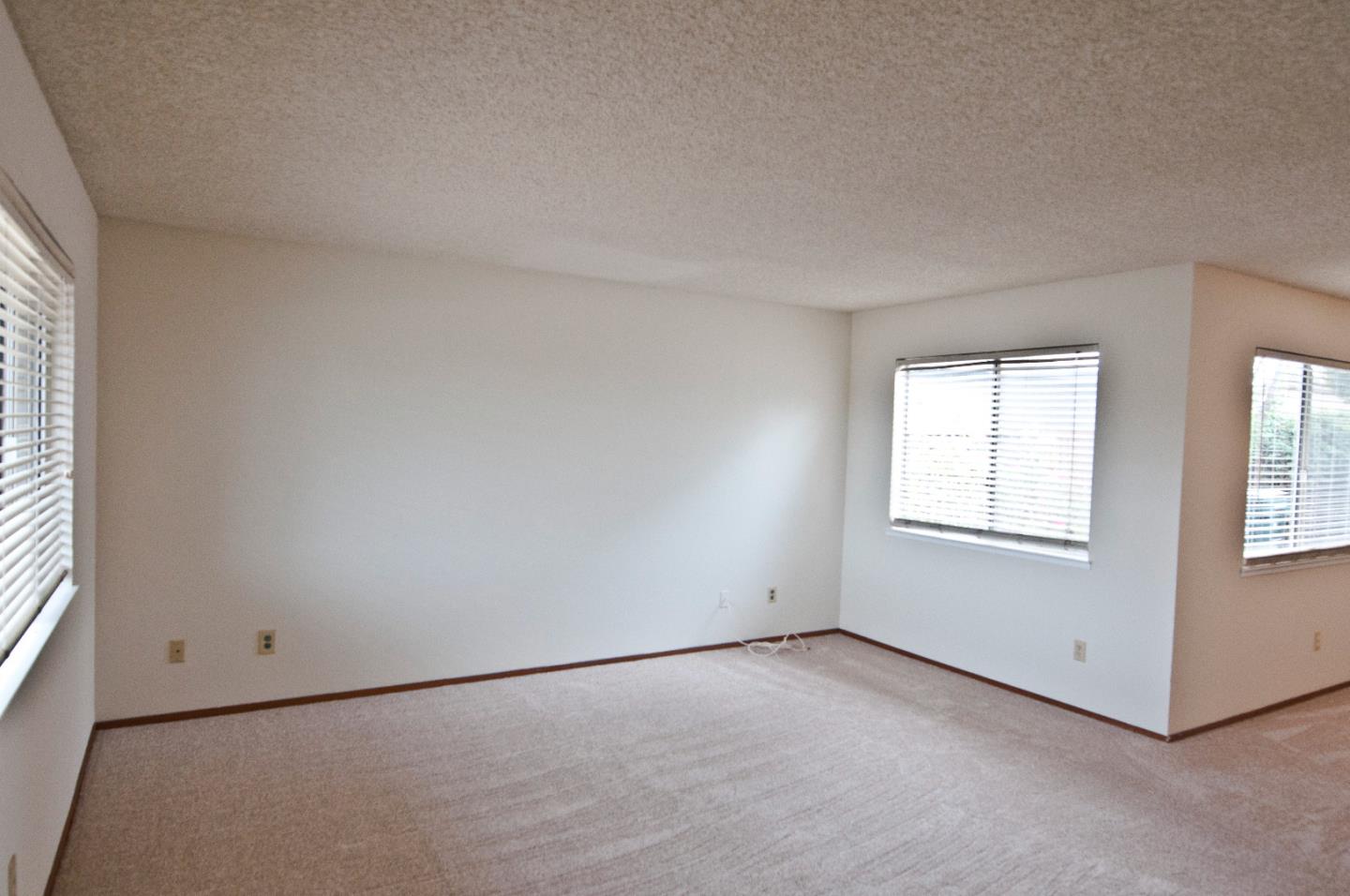 512 El Rio Street Watsonville, CA 95076 - Photo 6 of 17 Gallery Image 6