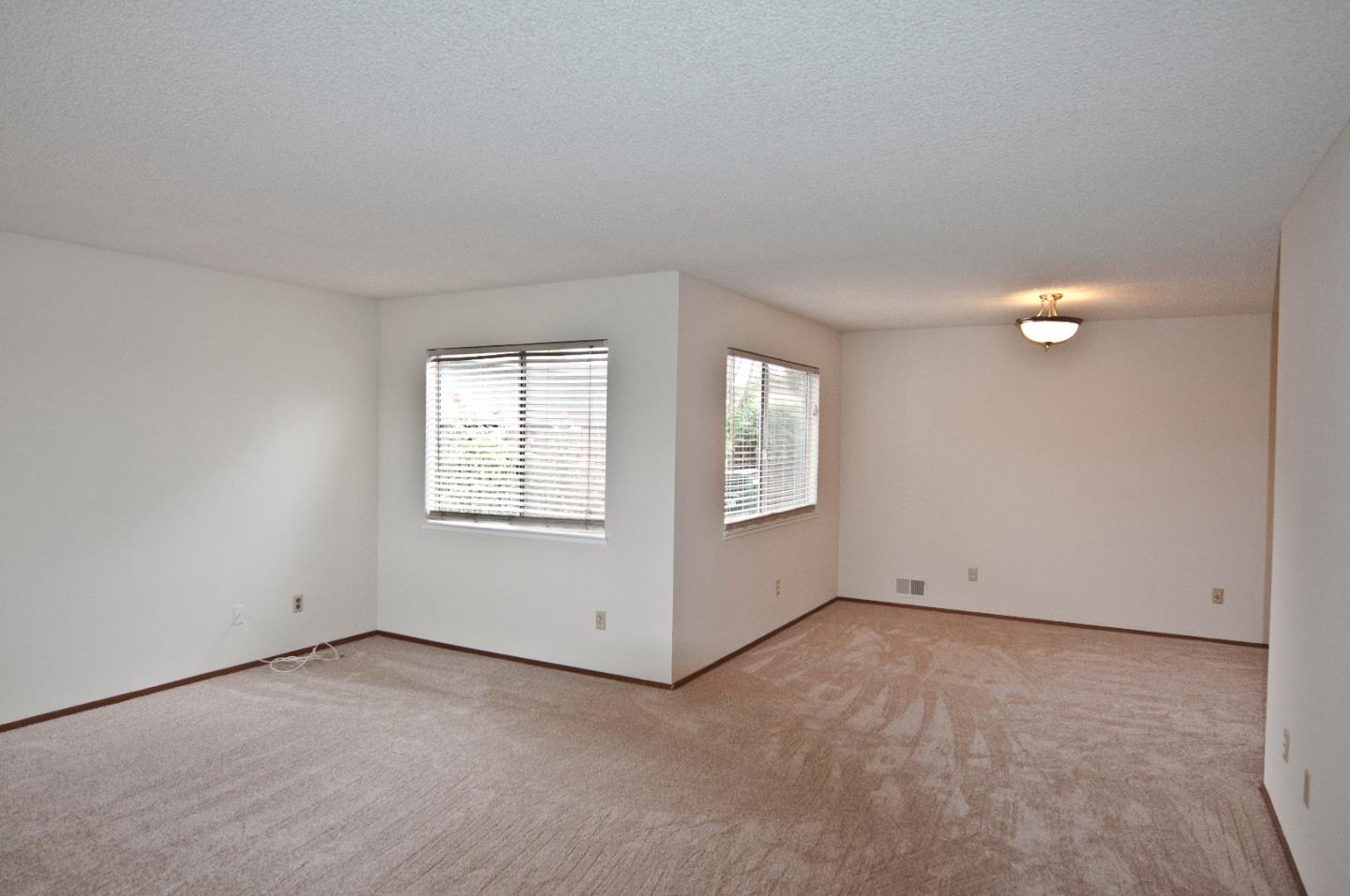 512 El Rio Street Watsonville, CA 95076 - Photo 7 of 17 Gallery Image 7