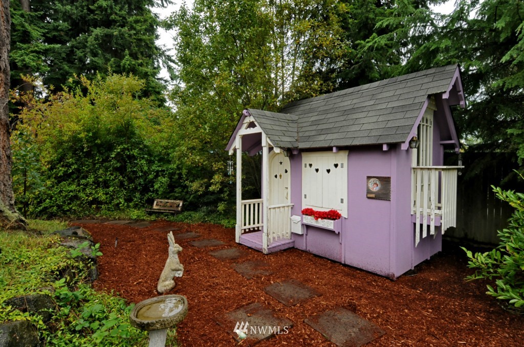 765 14th Way Southwest Edmonds, WA 98020 - Photo 14 of 20 Gallery Image 14