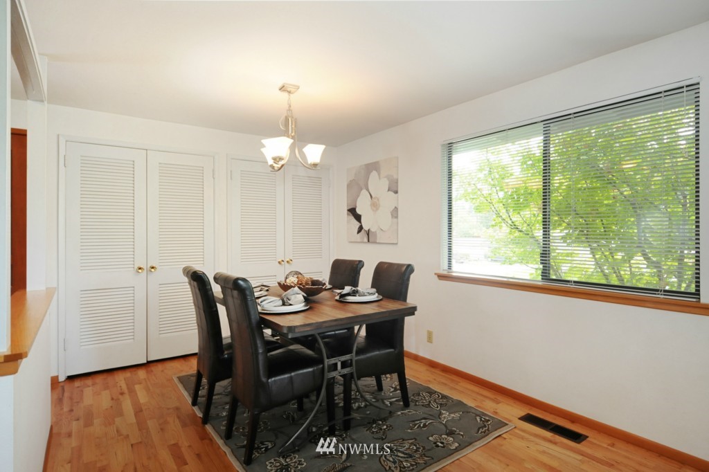 765 14th Way Southwest Edmonds, WA 98020 - Photo 5 of 20 Gallery Image 5