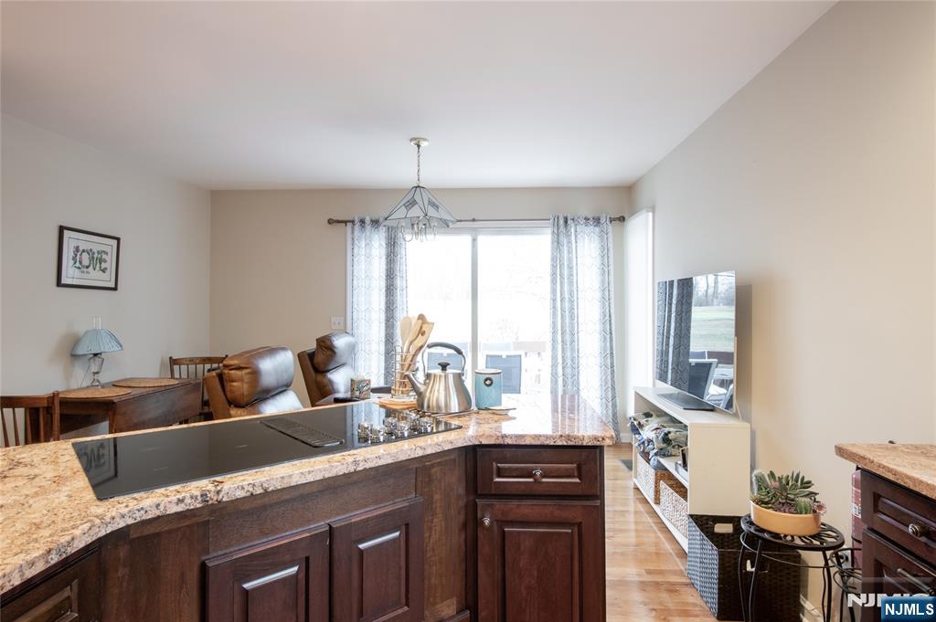 28 Old 4th Drive Oak Ridge, NJ 07438 - Photo 6 of 41