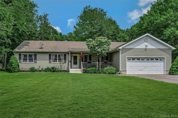$950,000 | 2675 Kerwin Boulevard, Greenport, NY 11944