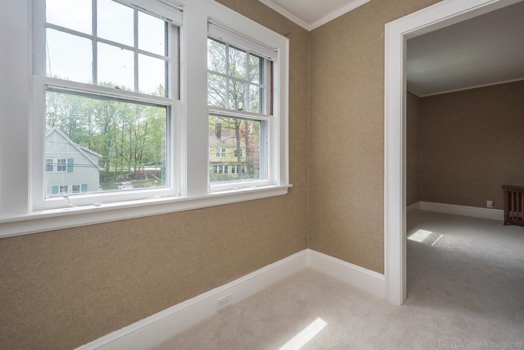 10 Chapin Road Newton, MA 02459 - Photo 21 of 35 an empty room with a window